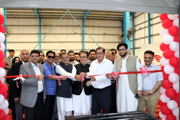 Chairman EDF Mr. Omer Saeed and Chairman SIAL Mr. Hassan Ali Bhatti cut the ribbon to inaugurate the Explosive Detection System at the Sialkot International Airport Cargo Terminal.